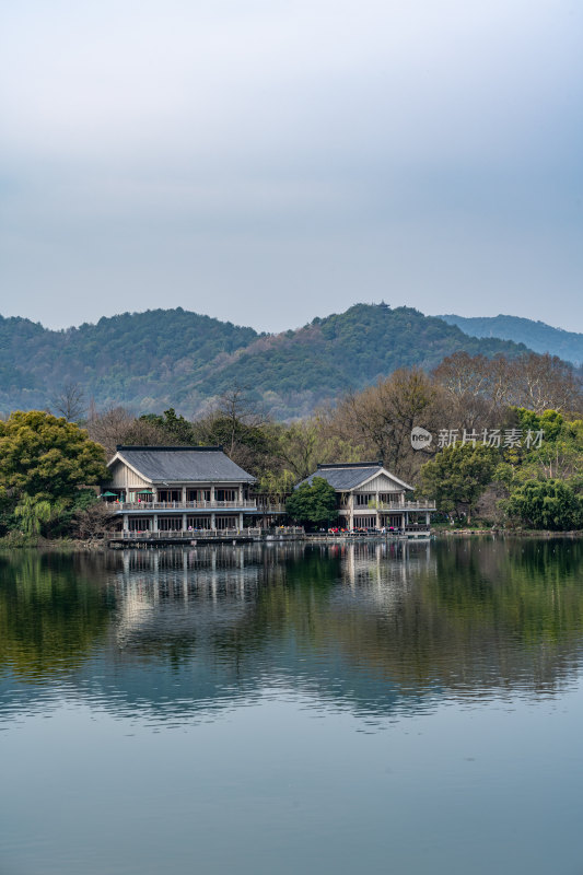 杭州西湖茅家埠黛色参天亭景点景观