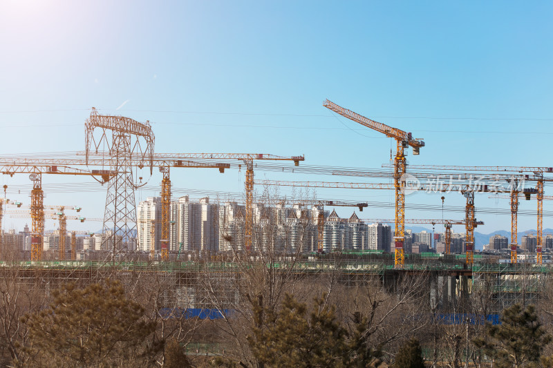 北京天通苑社区和一些建筑塔吊