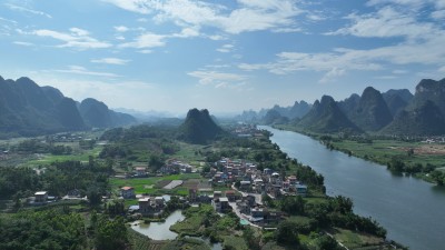 航拍广西山水风景如画的地方河池龙江夏季