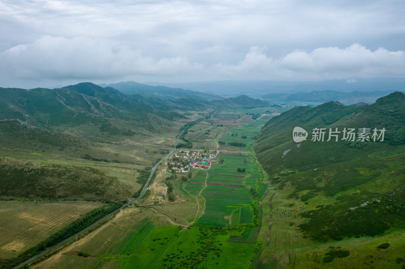 航拍赤峰市克什克腾旗大兴安岭黄岗梁山谷