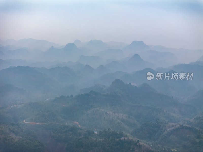 湖南郴州晨雾高椅岭山峰山峦漫步航拍