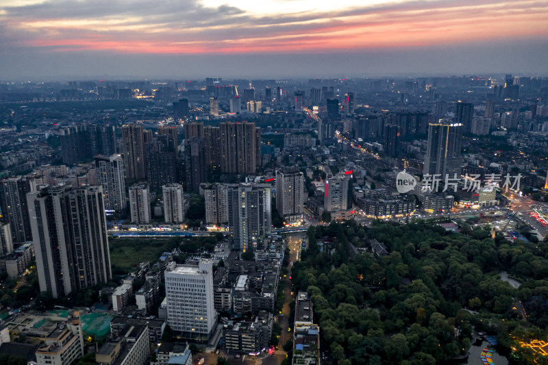 航拍成都市区日落夜景都市风光