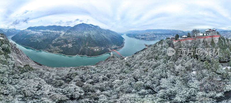 长江三峡巫峡雪景