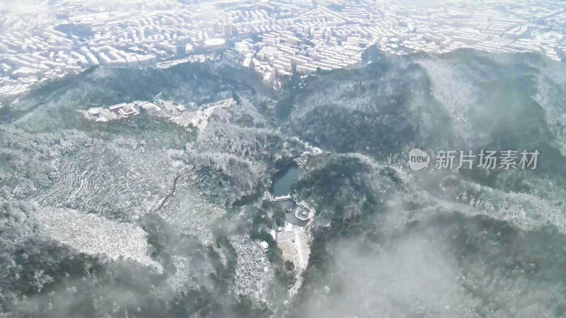 航拍大山森林冬天雪景迷雾