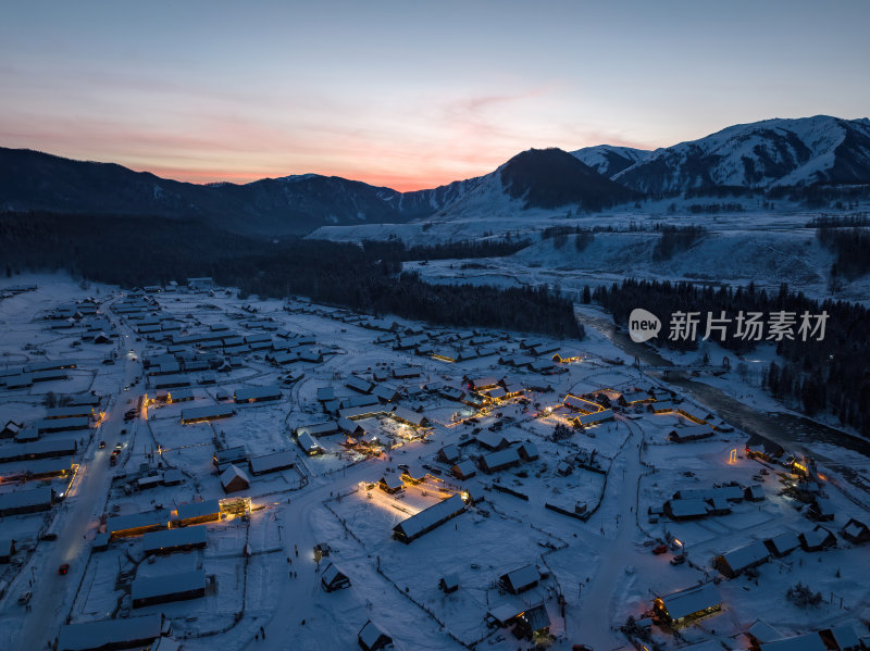 新疆北疆阿勒泰禾木冬季雪景童话世界航拍