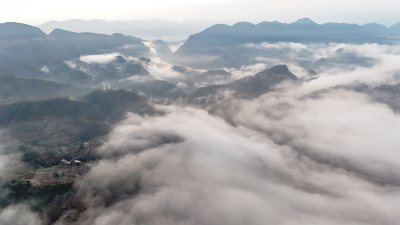 重庆酉阳：雄狮河的早晨