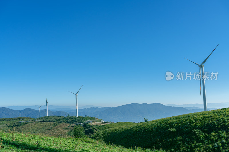 高山上的风力发电机