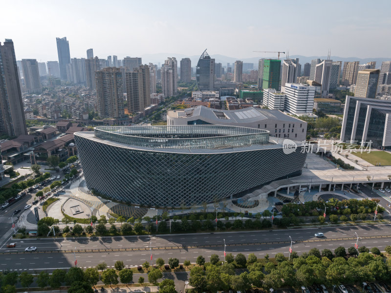 江西南昌新图书馆建筑蓝调夜景高空航拍