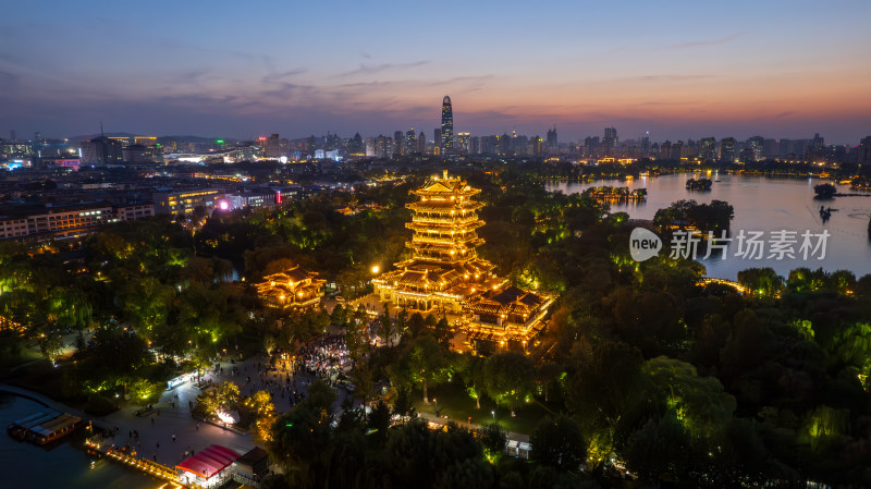 山东济南大明湖夜景航拍灯光