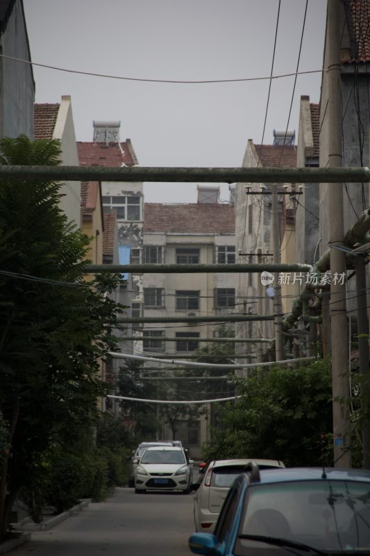 狭窄街道 小县城的偏安一隅