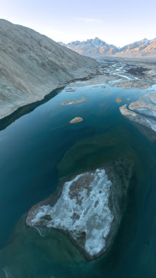 新疆喀什塔县帕米尔高原塔合曼湿地河道航拍