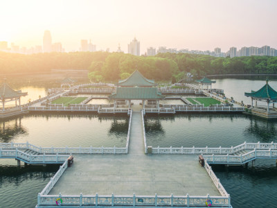 航拍武汉东湖听涛阁碧塘观鱼景区风光