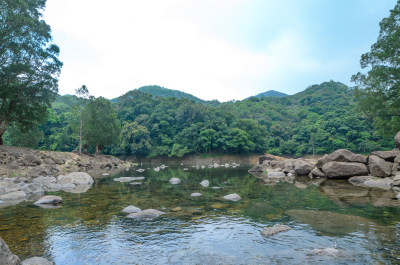 香港城门水塘郊野公园湖泊山景自然风光