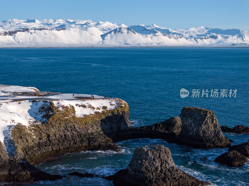 冰岛北极圈斯奈山半岛黑沙滩花岗岩航拍