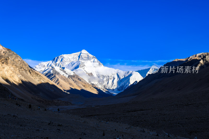 珠穆朗玛峰雪山