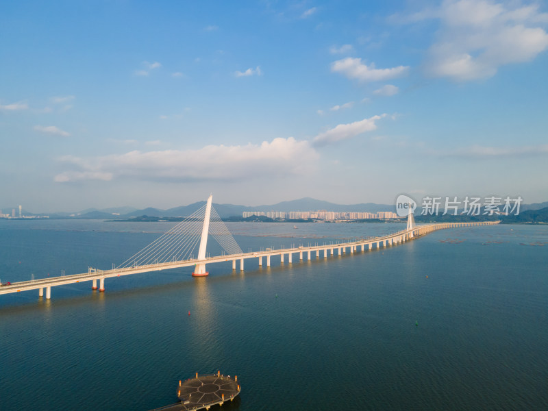 航拍广东深圳湾大桥夕阳风光 跨海大桥