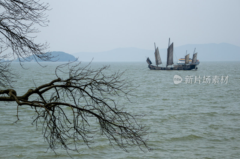 无锡鼋头渚景区太湖佳绝处湖光山色和船只