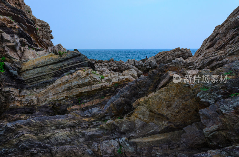 深圳大鹏半岛东西涌海岸线穿越海岸礁石海景