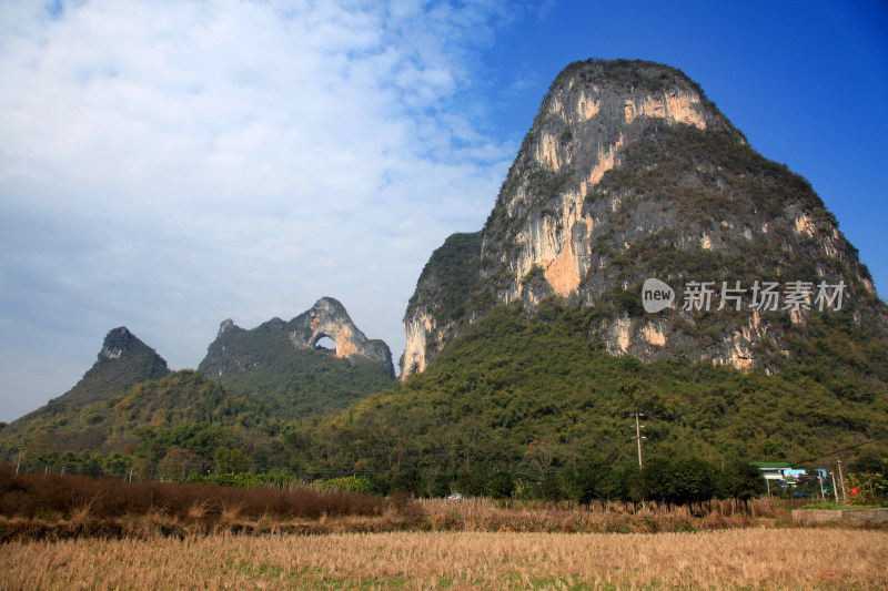 广西省桂林市阳朔县漓江山水风光