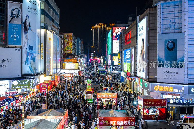 青岛台东步行街夜景夜晚延时