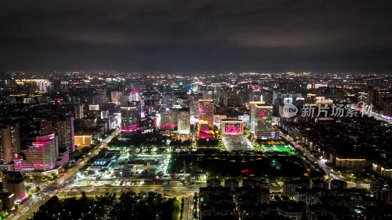 广东汕头城市夜景灯光航拍图