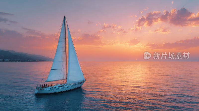 扬帆起航的帆船