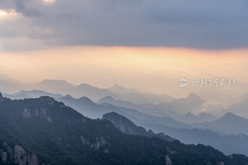 河南洛阳栾川老君山大山山脉特写