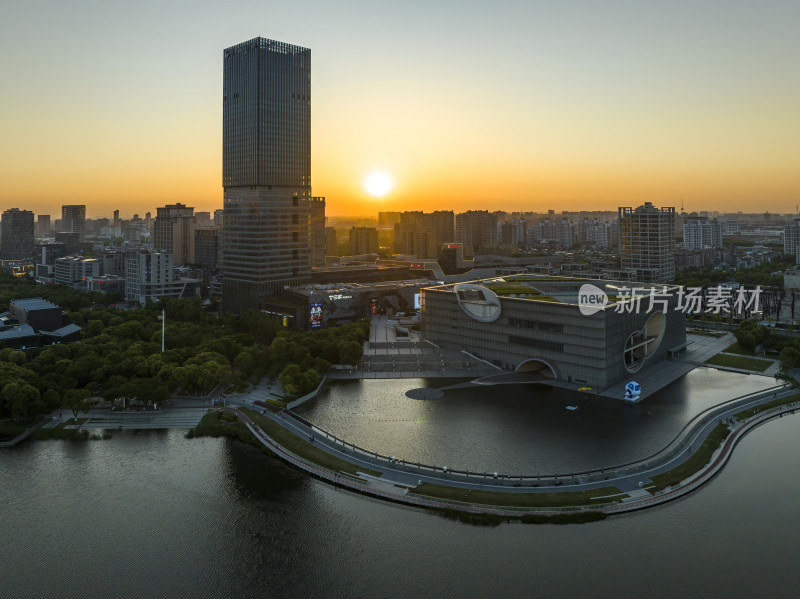 上海嘉定新城保利大剧院日落黄昏逆光航拍