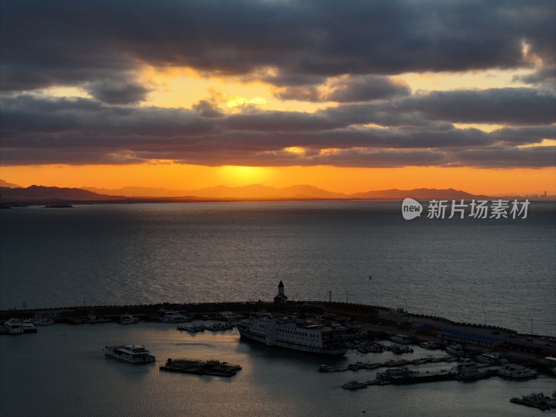 威海高区小石岛海湾西海岸晚霞丁达尔