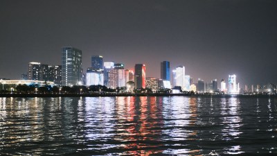 青岛夜景海边城市天际线