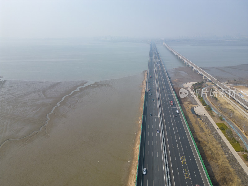 航拍沿海高速公路及桥梁