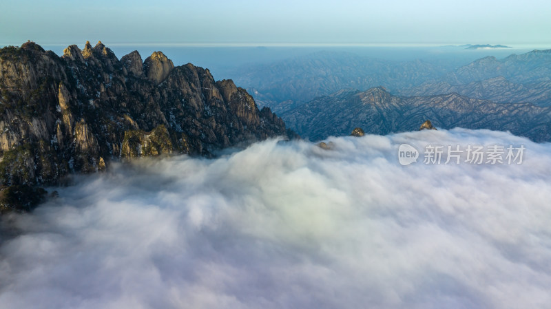 山脉大雪云海航拍辽阔高远壮观背景自然风景