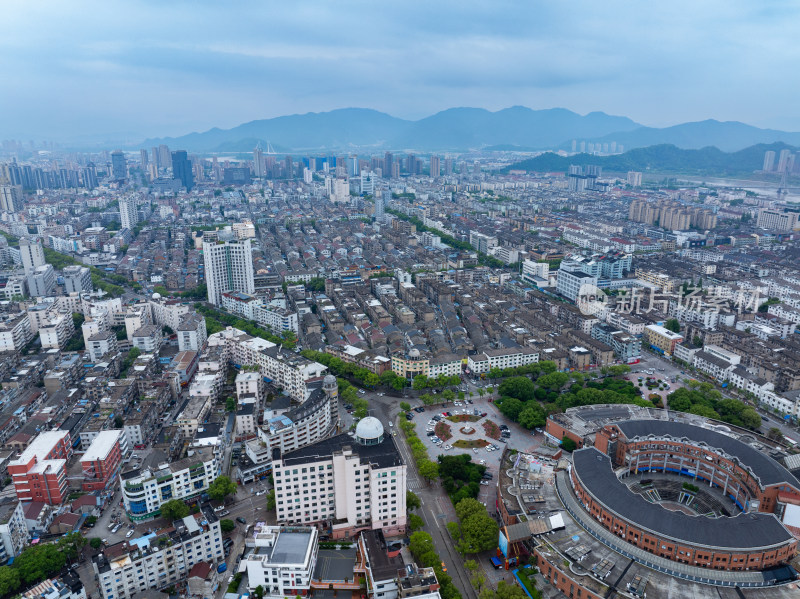 航拍浙江省台州市临海市东湖景区紫阳古街