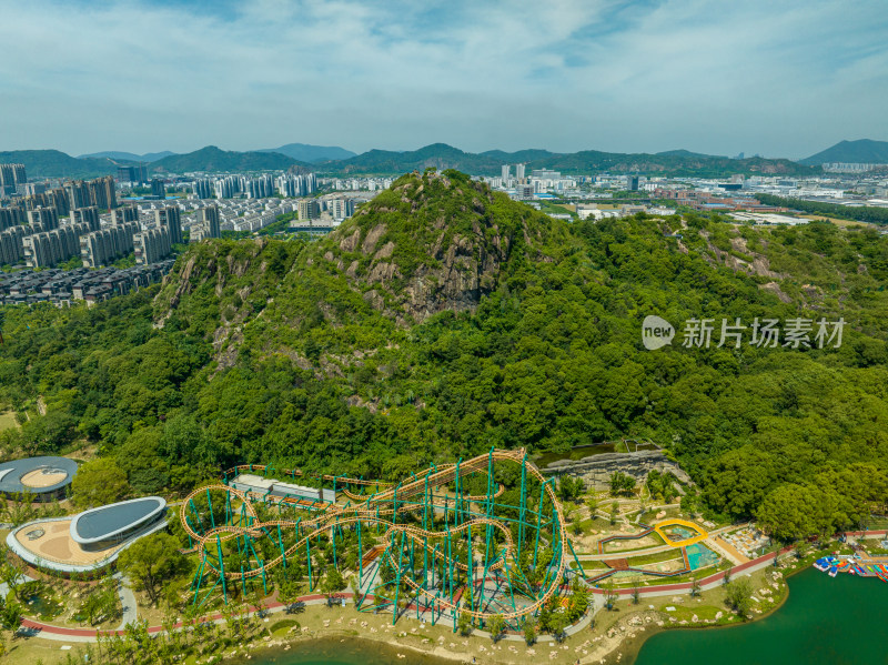 航拍夏季晴天下的苏州高新区狮山文化广场