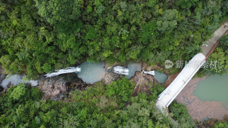 广东东莞：银瓶山森林公园清溪景区瀑布