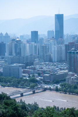 中国甘肃兰州黄河城市生态风光