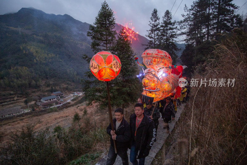 浙江云和沙铺插花板凳龙非遗文化民俗舞龙灯