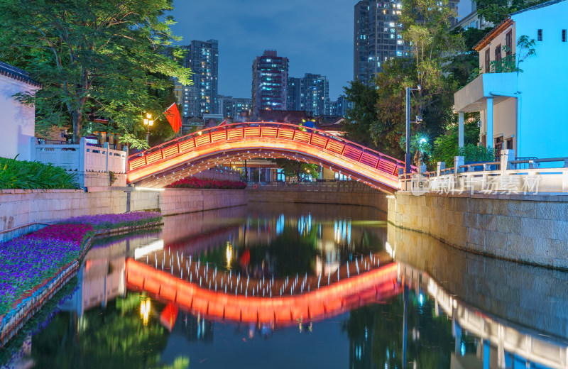 广州永庆坊景区河流红桥城市建筑夜景灯光