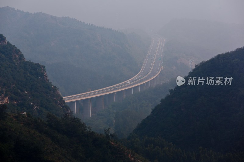 山间高速公路