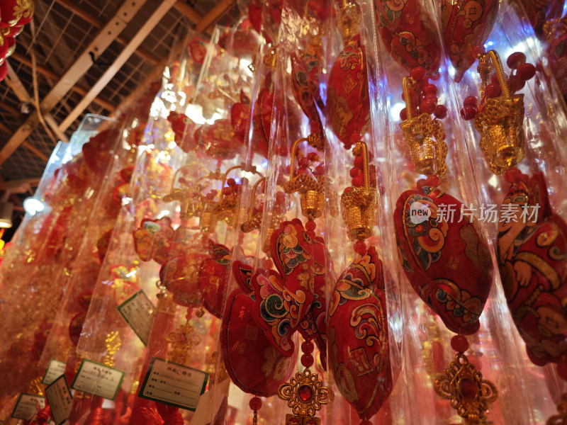 过年喜庆春节装饰年货市场实拍