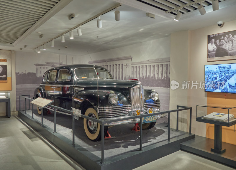 北京西城区宋庆龄故居展厅内陈列