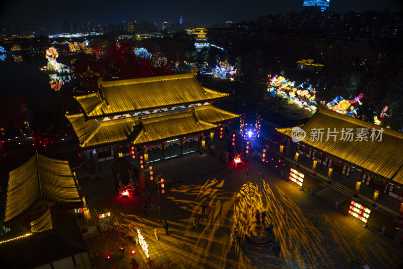 大唐芙蓉园古建筑夜景及周边花灯景观