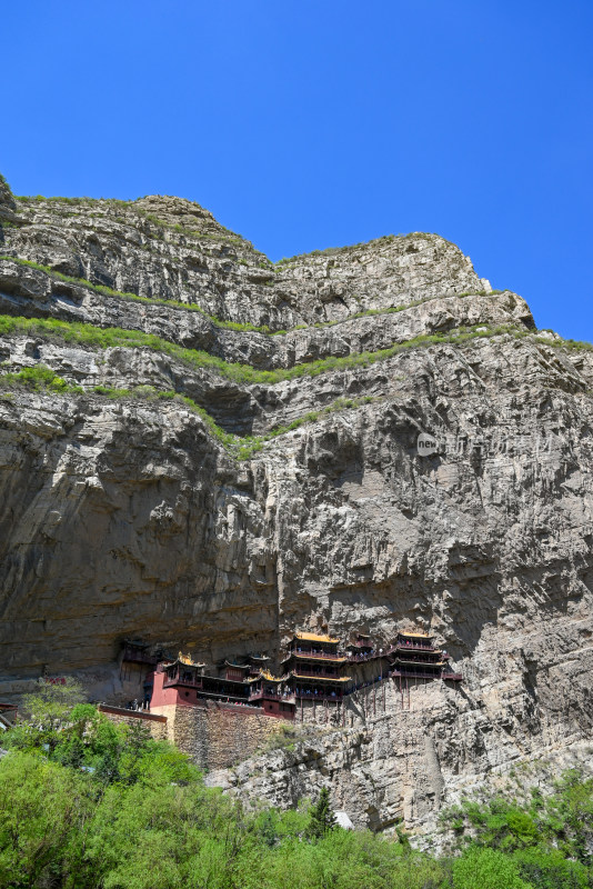 远眺山西悬空寺 建筑与自然的完美融合