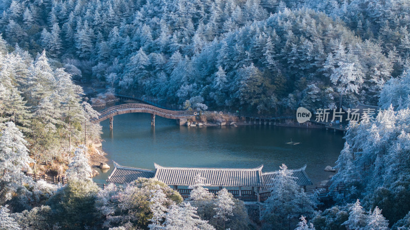 唯美高山日出云海冬季雾凇森林美景大好河山