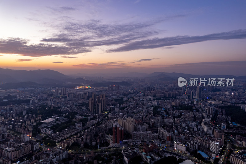 广东江门城市夜幕降临晚霞航拍摄影图