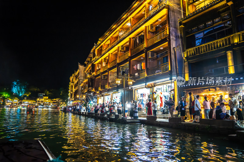 中国湖南湘西凤凰古城夜景