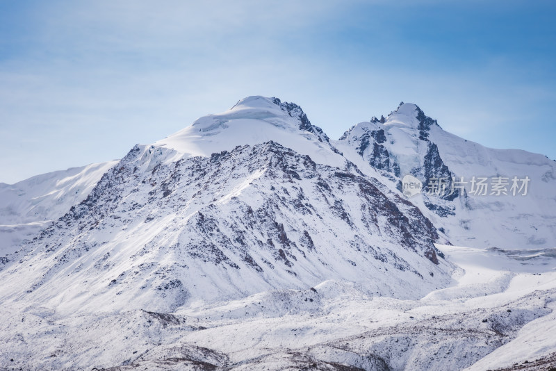 雪山山峰山脉