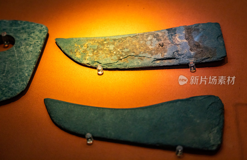 博物馆青铜刀具文物特写