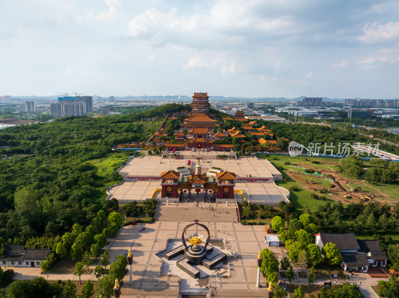 夏季白天航拍江苏徐州宝莲寺全景