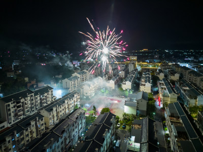 烟花夜晚航拍农村